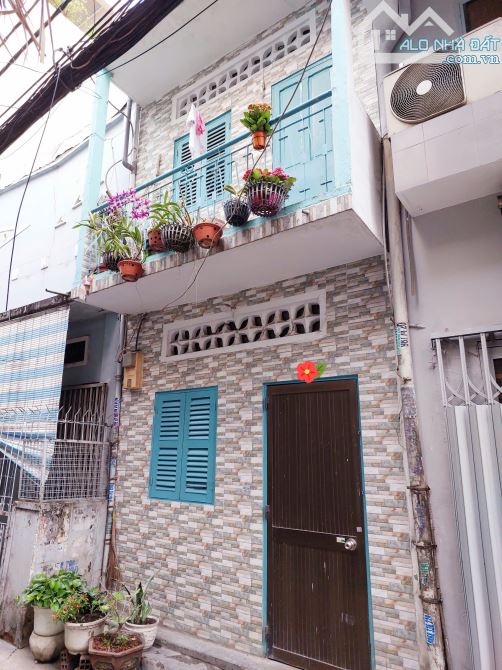 Nhà vị trí đẹp 2 tầng HXH thông tứ tung, Trần Quang Diệu, Đang cho thuê, Nhỉnh 3 tỷ
