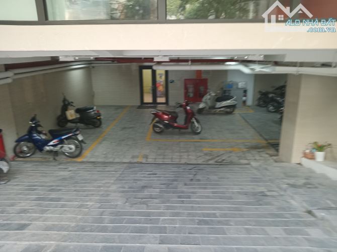 Bán Tòa Văn Phòng VIP 9 Tầng Mặt Phố Trần Thái Tông DT 306m2, MT 13,5m, Giá 195 tỷ - 1