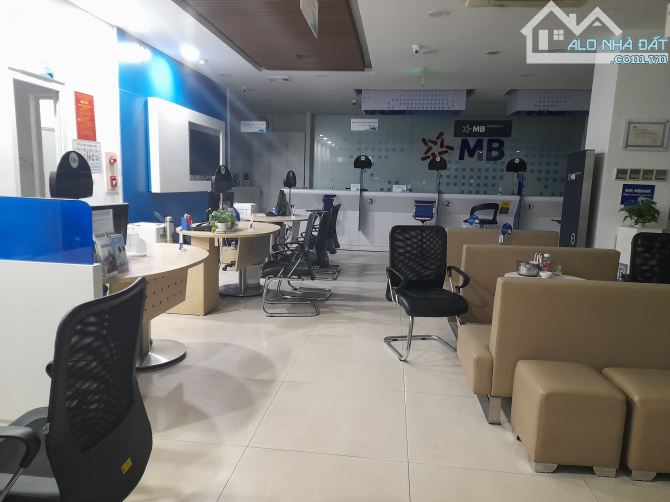 Chính chủ gửi bán nhà mặt phố Nguyễn Khánh Toàn: 330m2, 9 tầng, MT: 20m. Giá: 210 tỷ - 1