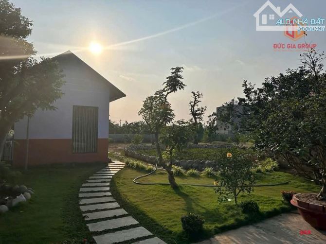 Cần bán khu nhà nghỉ dưỡng 1800m2 thuộc Xã Tân Bình, Huyện Vĩnh Cửu, Đồng Nai - 1