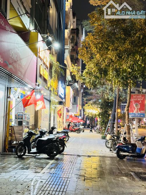 Hiếm! Hot! Siêu Vip MP Xã Đàn 50M2 Vỉa Hè Đá Bóng KD Đỉnh Bán Đất Tặng Nhà Giá 29 Tỷ. - 1