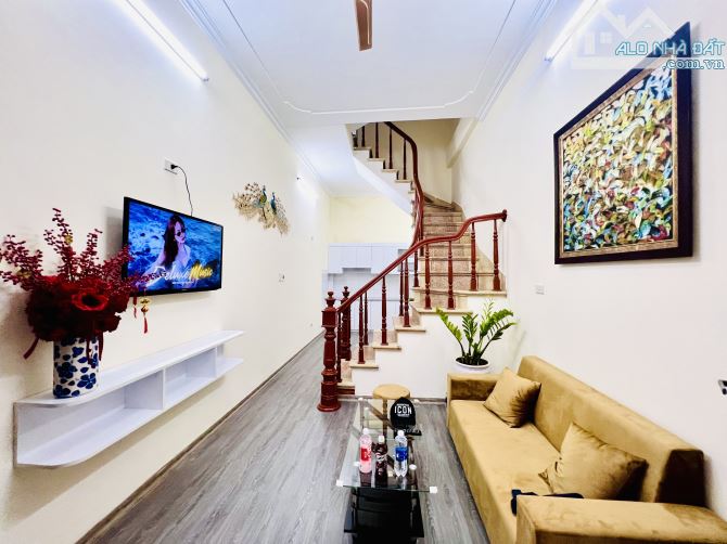 Lô góc 32m 4 tầng mặt ngõ rộng phố Lĩnh Nam hơn 3 tỷ - 1