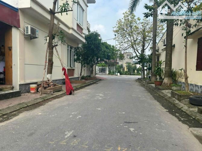 Hàng hiếm chung cư tổ 7 quận An Dương  - DT: 122m2 ngang: 5m -3,3 tỷ - 1