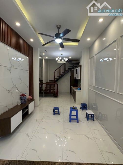 BÁN NHÀ PHỐ TRƯƠNG ĐỊNH - 30M x 4T - 3P.NGỦ - NGÕ NÔNG - 3 GÁC ĐỖ CỬA - 1