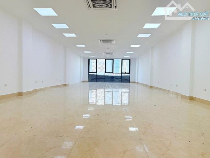 Cho thuê nhà mặt phố Khúc Thừa Dụ, 180m2, 8 tầng, MT 10m, VP, KD, Showroom, Spa - 1