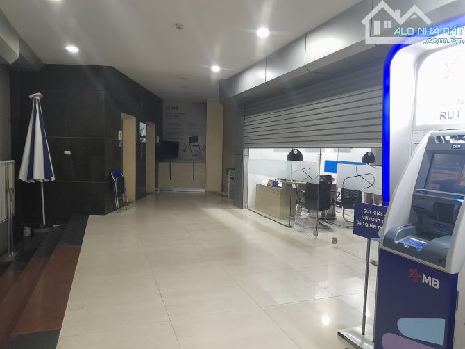 Chính chủ gửi bán nhà mặt phố Nguyễn Khánh Toàn: 330m2, 9 tầng, MT: 20m. Giá: 210 tỷ - 2