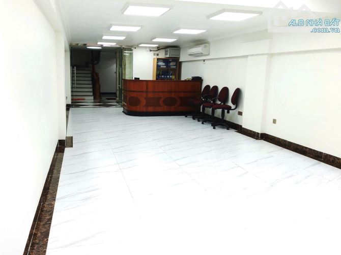 Cho thuê nhà mặt phố Minh Khai, 75m2 x 8 tầng, thang máy, 90tr/t - 2