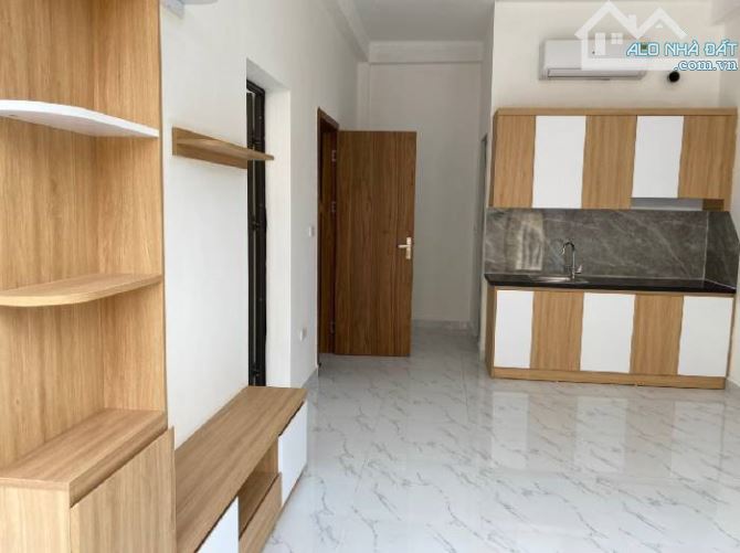 SIÊU PHẨM TOÀ HOME STAY ĐỐNG ĐA 93m2 - GARA 02 Ô TÔ - MẶT NHÀ OTO TRÁNH - 2