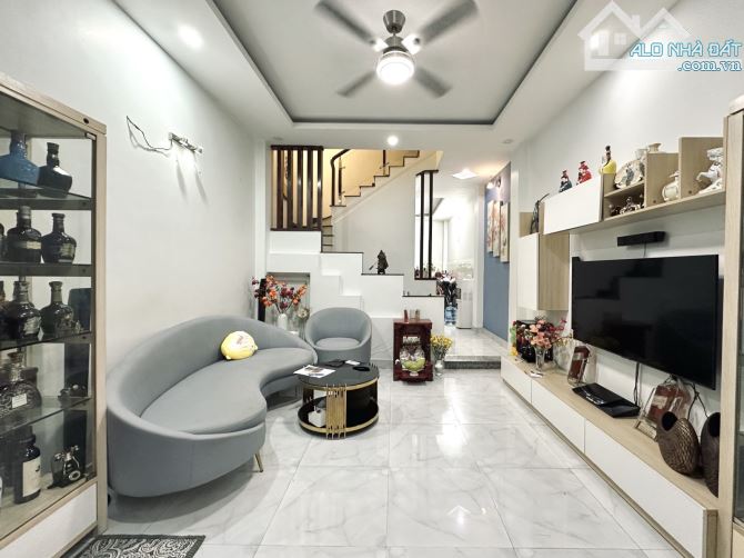 Bán nhà Phan xích Long Phú nhuận - 42m2 - 4 tầng - 7,89 tỷ - 2