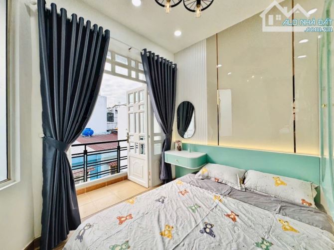 Bán nhà HẺM XE HƠI CMT8 Q.10, sổ vuông A4, có ban công, nhỉnh 3 tỷ - 2