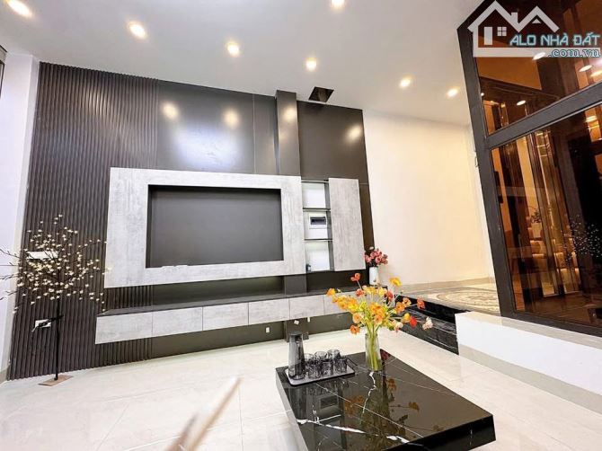 PHÂN LÔ PHỐ HỒNG TIẾN - 60M2 x 5T - THANG MÁY - Ô TÔ TRÁNH - KINH DOANH - HƠN 12 TỶ - 2
