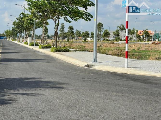 BÁN ĐẤT MẶT TIỀN CẠNH SÂN BAY QUỐC TẾ LONG THÀNH GIÁ CHỈ 10TR/M , SHR - 3
