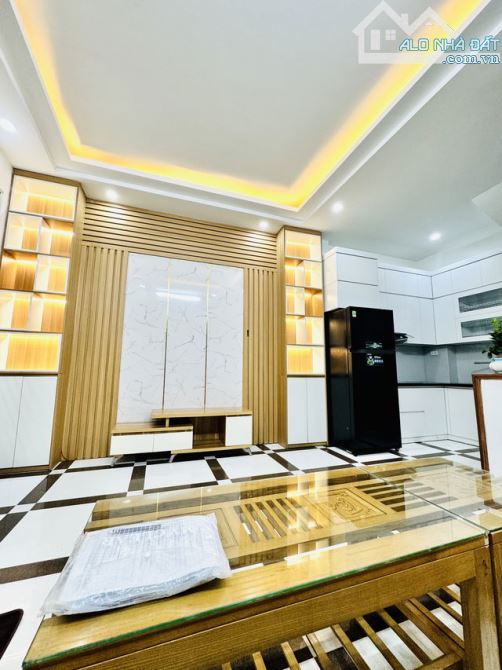 cần bán gấp 65m giá 11.5 tỷ khu PHÂN LÔ Ô TÔ VÀO NHÀ tại hoàng văn thái  thanh xuân. - 3