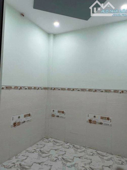 Nhà lầu tìm chủ mới ở Nguyễn Ảnh Thủ Quận 12 4x16 ( 64m2 ) 910 TRIỆU, Sổ hồng riêng. - 3