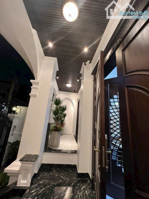 BÁN VILLA PHỐ-Khu Vip Cộng Hoà gần Vincom. Dt: 8x20m. Hầm+5 tầng, 43 tỷ - 3