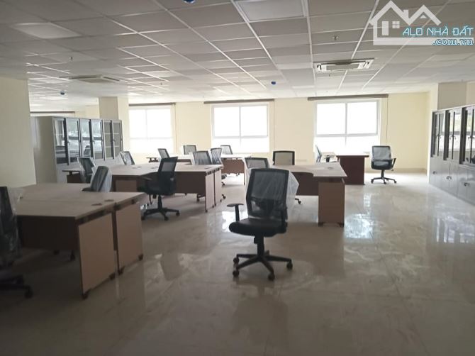 Cần bán tòa nhà lô góc mặt phố Nguyễn Hữu Thọ, Hoàng Mai. DT 600m2 x MT 30m - Giá 309 tỷ - 4