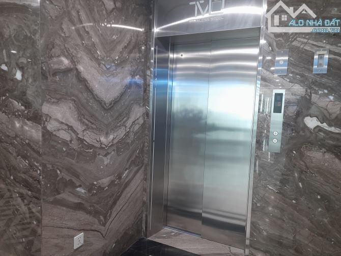 Bán Tòa Văn Phòng VIP 9 Tầng Mặt Phố Trần Thái Tông DT 306m2, MT 13,5m, Giá 195 tỷ - 4