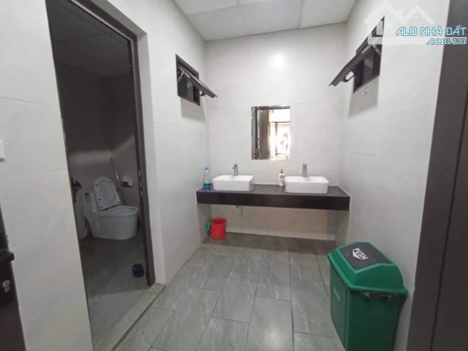 Bán tòa nhà Văn Phòng mặt phố Hàng Bài DT 250m2 * 11 tầng * MT 10m, Giá 200 tỷ - 4