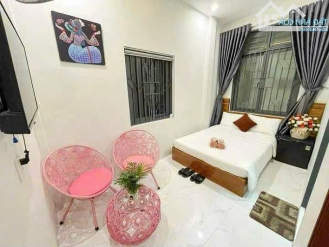 Bán nhanh căn homestay mặt tiền gần ngay quảng trường, trung tâm thành phố, gần biển , khu - 4