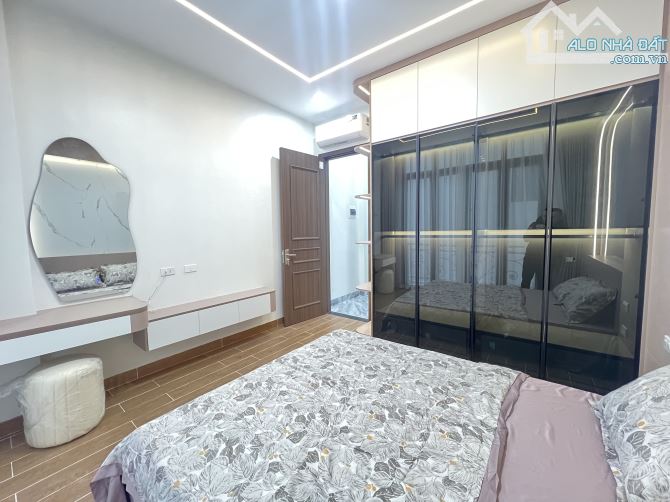 BÁN GẤP! NHÀ 5 SAO ĐẸP NHƯ RESORT - 2 MẶT THOÁNG VF3 ĐỖ CỬA - 48M2 FULL NỘI THẤT - 10 TỶ - 4