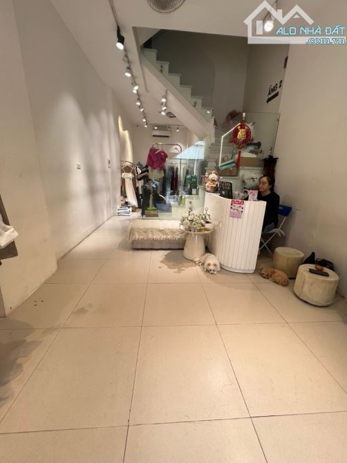 SIÊU PHẨM MẶT TIỀN 5M, NHÀ 6T MẶT PHỐ VIP QUẬN ĐỐNG ĐA, KD BẤT CHẤP, DT 43M2 GIÁ 23,5 TỶ - 4