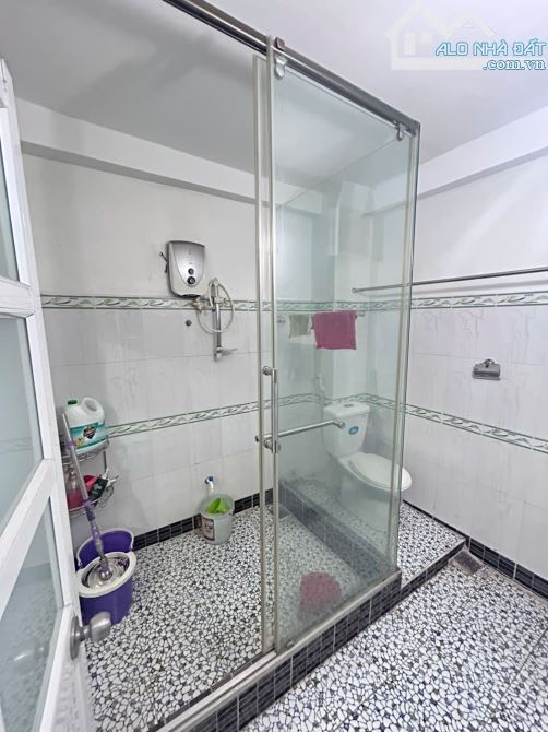 Nhà 2 lầu hẻm 7m đường Bùi Văn Ngữ, DT: 6x13m Giá chỉ: 5 tỷ - 5