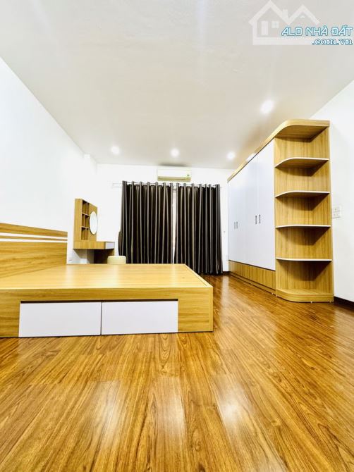cần bán gấp 65m giá 11.5 tỷ khu PHÂN LÔ Ô TÔ VÀO NHÀ tại hoàng văn thái  thanh xuân. - 5