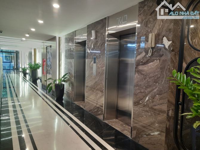 Bán Tòa Văn Phòng VIP 9 Tầng Mặt Phố Trần Thái Tông DT 306m2, MT 13,5m, Giá 195 tỷ - 6