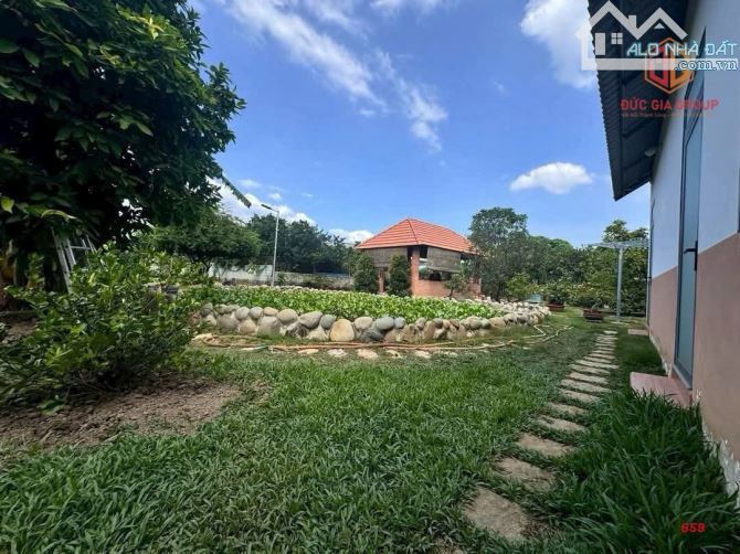 Cần bán khu nhà nghỉ dưỡng 1800m2 thuộc Xã Tân Bình, Huyện Vĩnh Cửu, Đồng Nai - 9