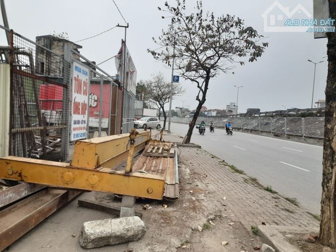 Bán đất đường Pháp Vân 3500m2, MT 80m, Giá 78 tỷ
