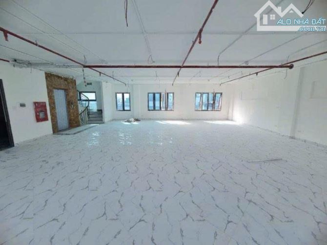 BÁN TOÀ VĂN PHÒNG 9 TẦNG KD 200TR/ THÁNG, DT 172/191M* MT 10M PHỐ KIM GIANG THANH XUÂN