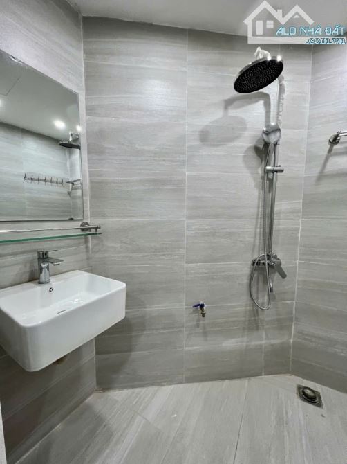 Bán nhà mặt phố Khương Thượng, quận Đống Đa - trung tâm Đống Đa - 80.4m2 - 9 tầng - 27 tỷ