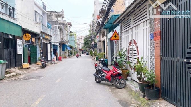 Bán nhà hẻm xe tải, 4 tầng, 4m x 16m, gần Emart Phan Huy Ích, phường 14, Gò Vấp