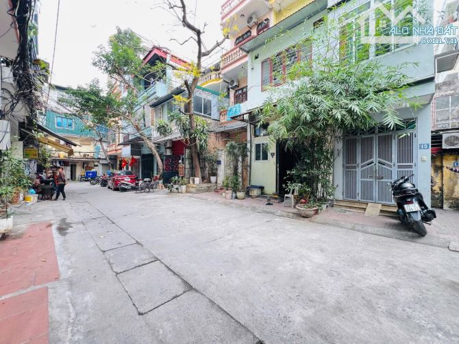 NGUYỄN TRÃI THANH XUÂN 85M 17,9 TỶ LÔ GÓC MẶT NGÕ THÔNG Ô TÔ VÀO NHÀ KINH DOANH TỐT