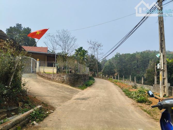Chủ gửi bán lô đất Minh Quang,Ba Vì,HN.Lô góc,mặt tiền dài,view thoáng,gần đường tỉnh lộ