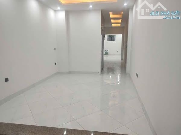 Bán nhà phố Đỗ Nhuận, quận Bắc Từ Liêm 5 tầng, diện tích 79m2