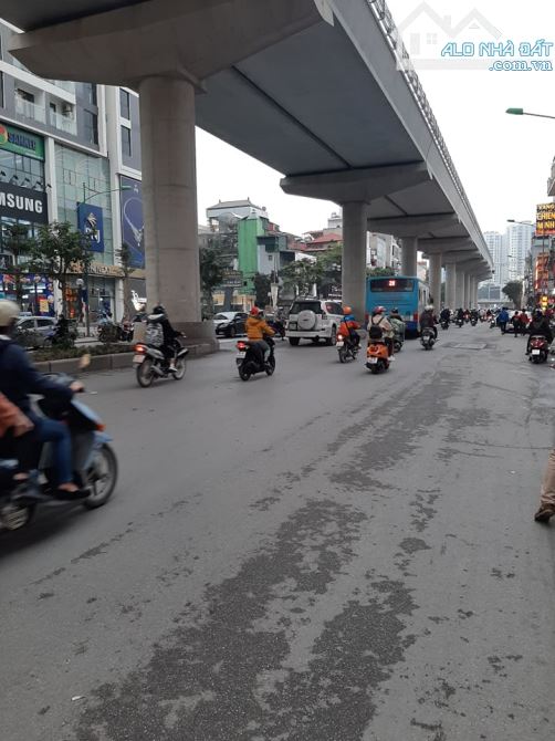 Đất vàng, 823m2, kinh doanh đỉnh - mặt phố Cầu Giấy- mặt tiền: 26.5m - giá 205 tỷ