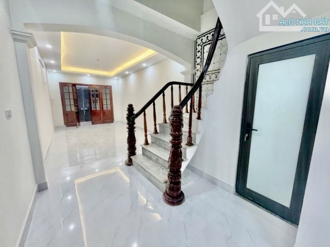 Hàng Hiếm Bồ Đề Bán Gấp Nhà 60m2-hơn 9 tỷ-DÂN XÂY-VIEW THOÁNG- Ô TÔ-NGÕ THÔNG - SÁT PHỐ - 1