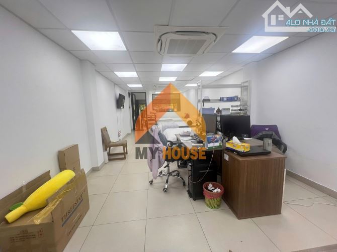 ĐỈNH NÓC - NHÀ PHỐ trống suốt 300M2 ngay Trần Lựu Q2  mới cứng làm này làm kia ạ ^^ - 1