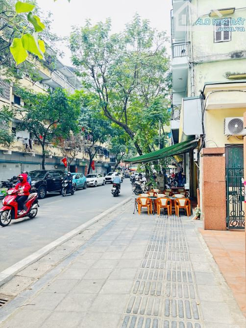 Bán Đất Tặng Giấy Phép 8 Nổi 3 Hầm MP Quận Hai Bà Trưng 400M MT 15M Vỉa Hè 4M Giá 266 Tỷ - 1