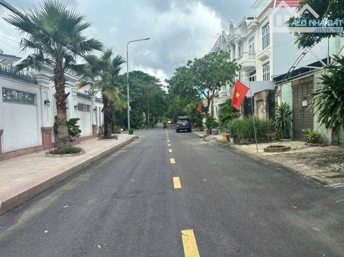 Bán Biệt Thự 7,5m x 16m.KDC phú Nhuận Đường Lê Thị Riêng,Phường Thới An.Q12 - 2
