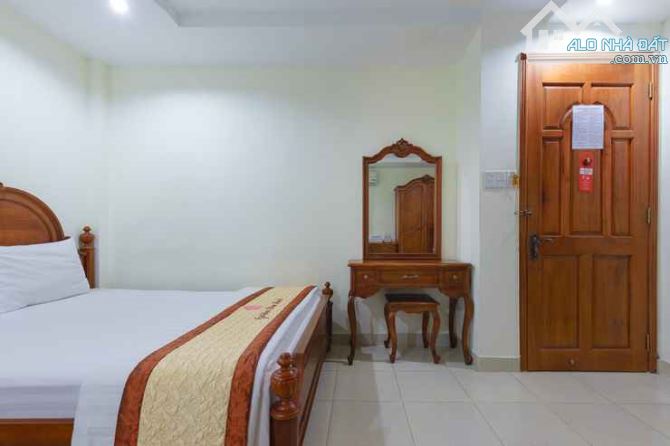 Khách sạn tiêu chuẩn 3 sao TRẦN THỊ NGHĨ  Gò Vấp gần 30 phòng hầm 6 lầu (9x22m) giá 37 tỷ - 2