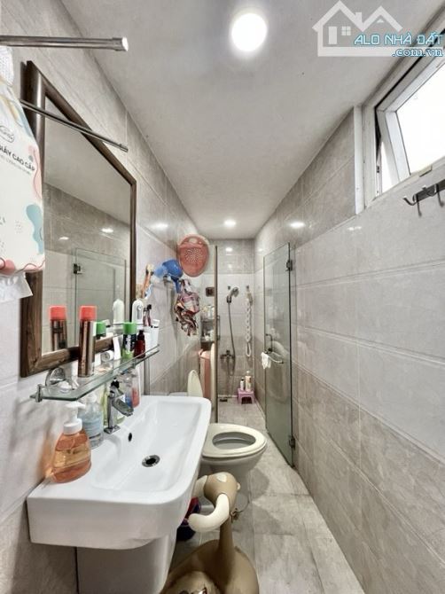 🏡 Bán nhà đường Nguyễn Văn Trỗi, Phú Nhuận - 3 tầng (4PN+3WC) - 61m2 (6x12) - Nhỉnh 7 tỷ - 2