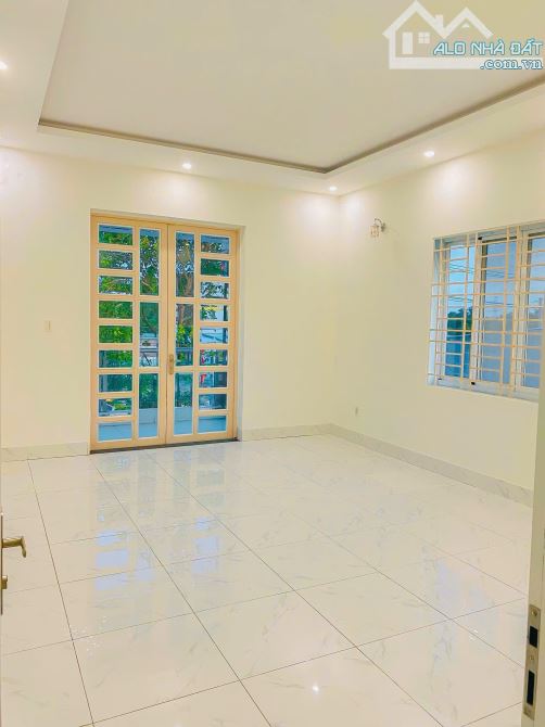 Cần bán căn nhà 1 trệt 1 lầu tại Long An, Long Thành giá chỉ 9.5 tỷ còn thương lượng - 2