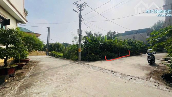 ĐẤT : 60,9M PHÂN LÔ , OTO VÀO - VÀI BƯỚC RA PHỐ - 2