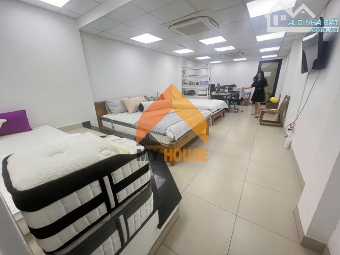 ĐỈNH NÓC - NHÀ PHỐ trống suốt 300M2 ngay Trần Lựu Q2  mới cứng làm này làm kia ạ ^^ - 3