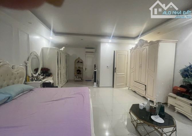 Cần bán gấp căn nhà 4,5 tầng Hoàng Huy Riverside, dt 64m2, mt 5,5m - 3
