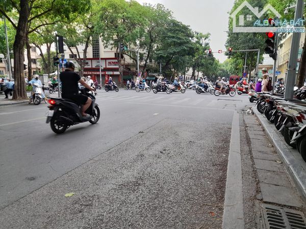 Mặt phố Trần Hưng Đạo, kinh doanh sầm uất, 720m2, MT 31m giá chào 609 tỷ. - 3