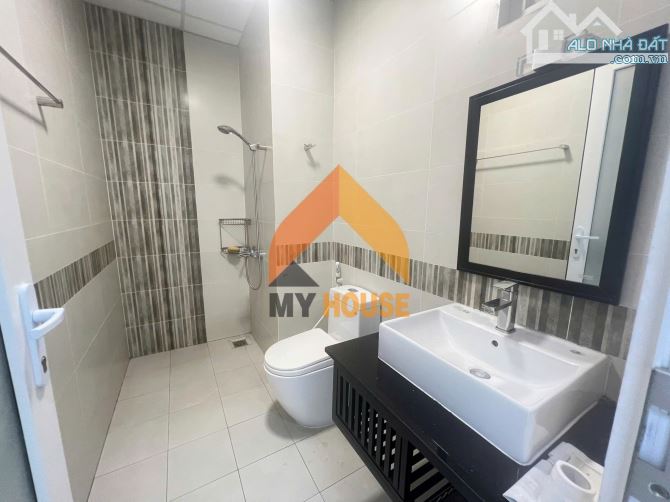 ĐỈNH NÓC - NHÀ PHỐ trống suốt 300M2 ngay Trần Lựu Q2  mới cứng làm này làm kia ạ ^^ - 4