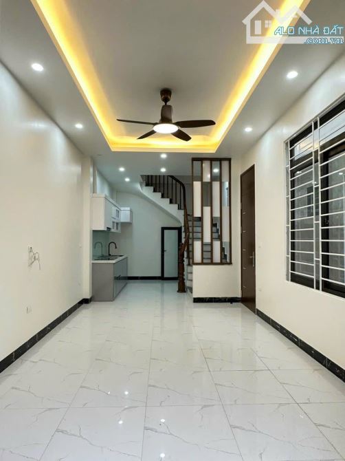 Hot-  Nhà 4Tầng Trung tâm xã Ô TÔ Tải Đỗ Cổng-100m ra trục chính 5Phút Ra QL6 - 4